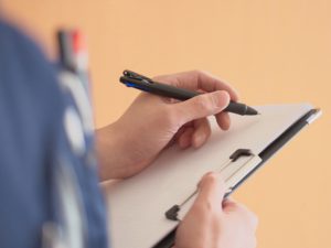 点検をする作業員さん